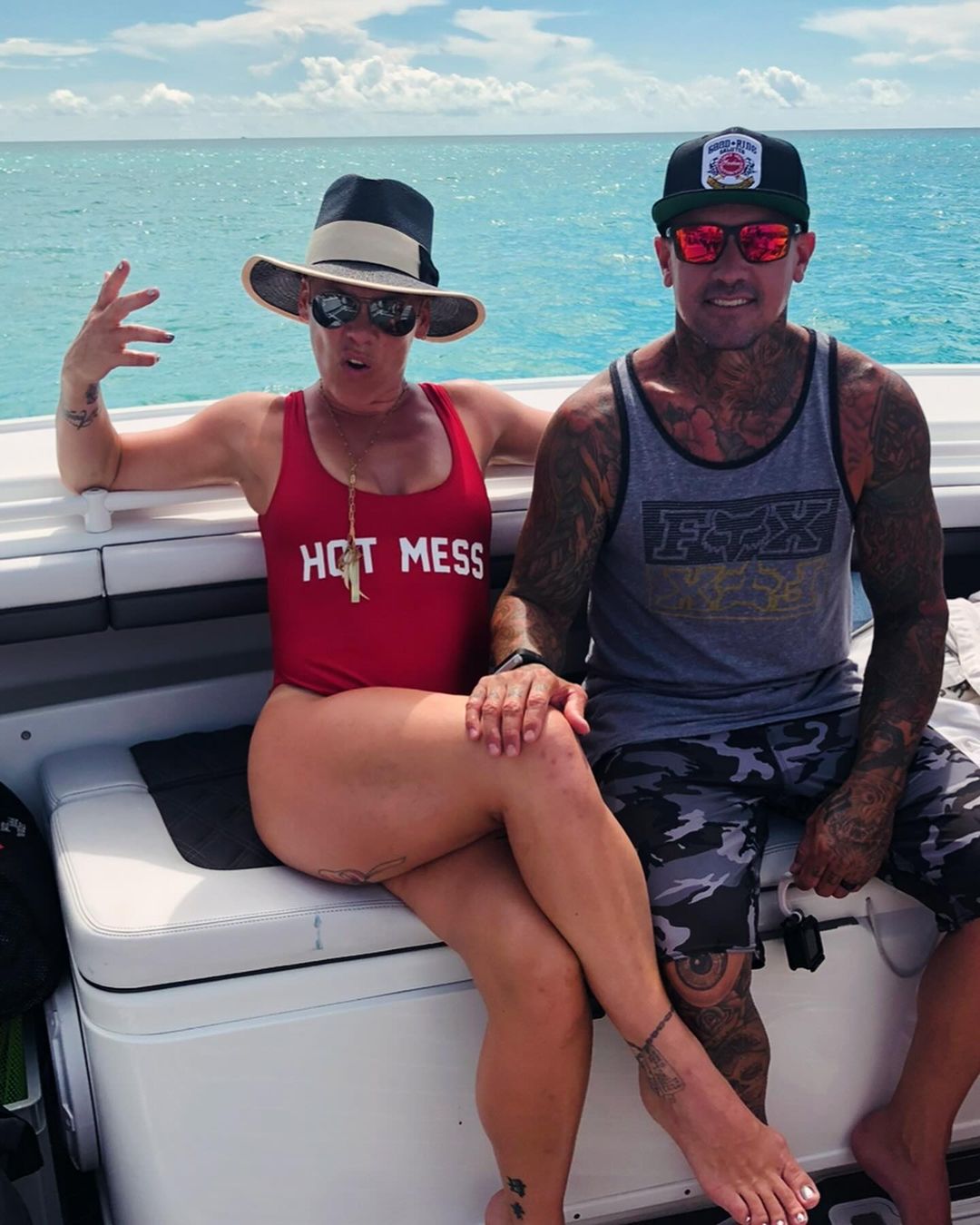 Женись на мне: 4 звезды, которые сами сделали предложение своим бойфрендам